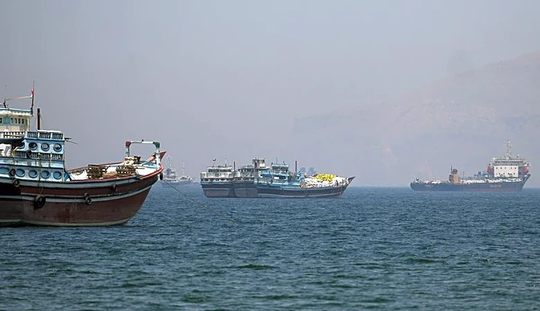 Hormuz shipping traffic remains at a trickle as US-Iran deadlock deepens