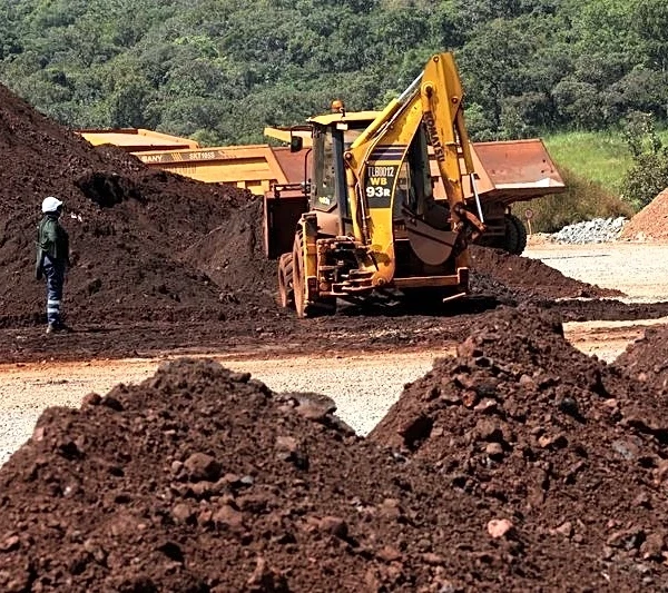 Analysis-Big funds bet billions on mining supercycle