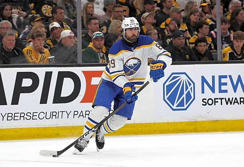 NHL roundup: Sabres win playoff series for first time in 19 years