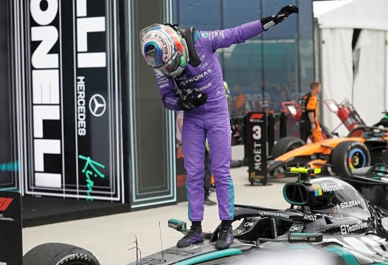 Motor racing-Antonelli takes third win a row for Mercedes to stretch F1 lead in Miami