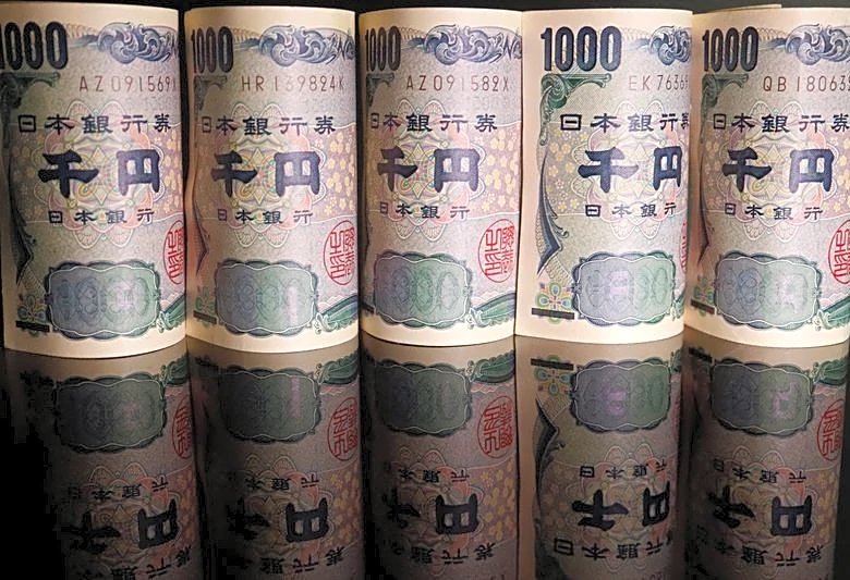 Yen steady as intervention fears linger with Japan shut for holidays