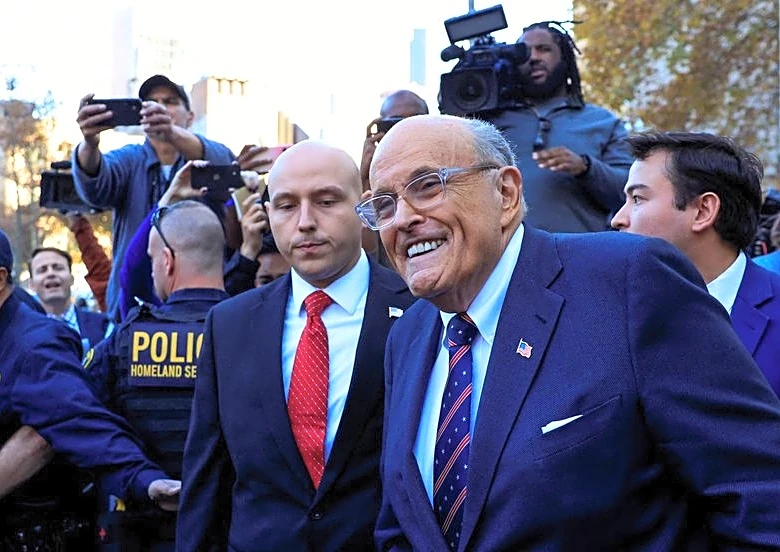 Former New York City Mayor Giuliani recovering from pneumonia