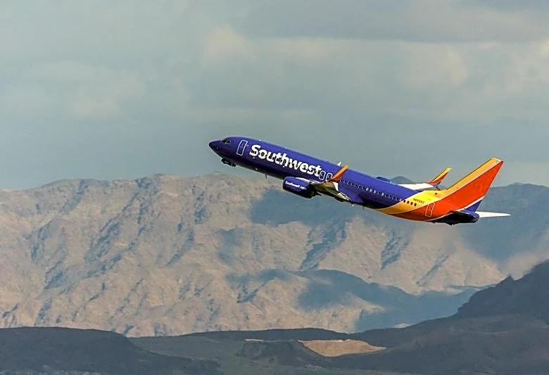 Southwest weighs hiring Spirit Airlines mechanics ahead of Boeing MAX 7 arrival
