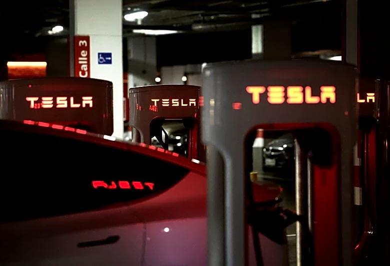 Exclusive-Tesla faces EU skepticism over automated-driving tech, records show