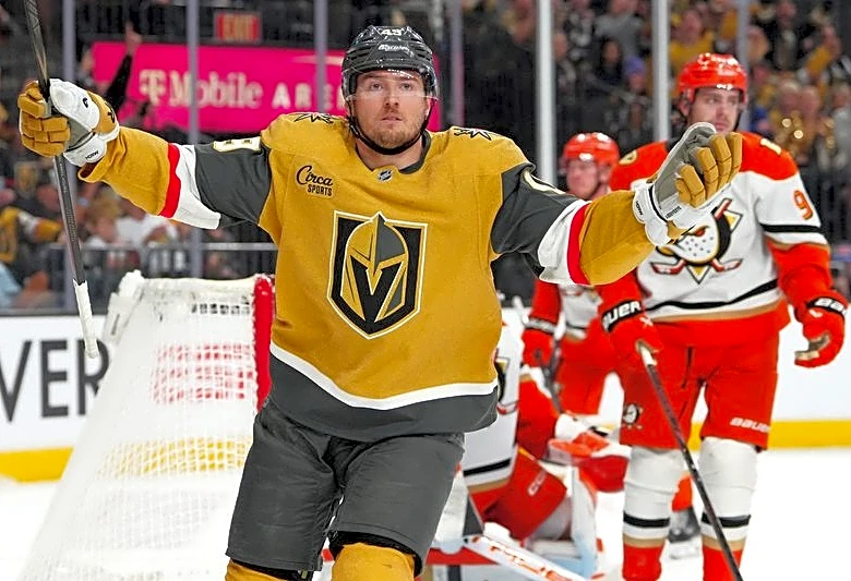 Contentious third-period goal carries Knights past Ducks in Game 1