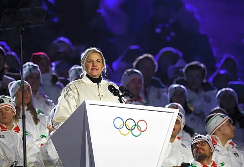 Fencing-Athletes and coaches lobby IOC as concerns rise over fencing federation