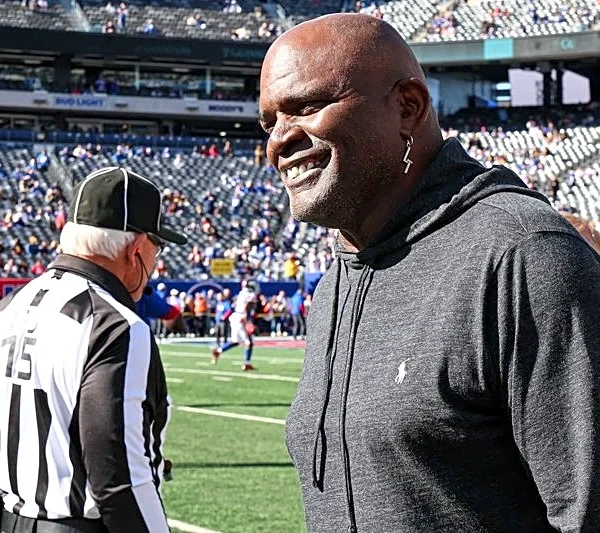 Hall of Fame LB Lawrence Taylor discharged from hospital