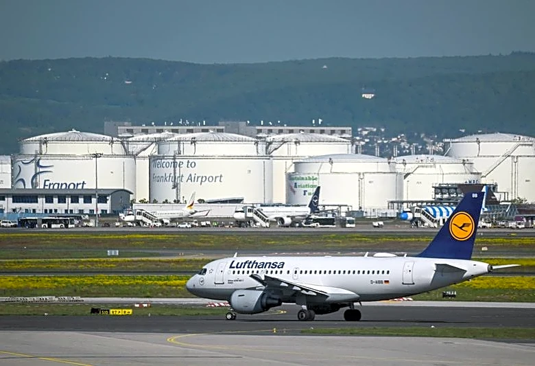 Lufthansa Q1 loss narrows, keeps 2026 outlook despite $2 billion fuel hit