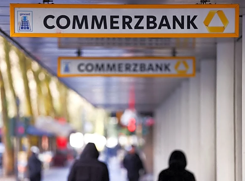 Germany ponders last-ditch plan to thwart Italian bid for Commerzbank