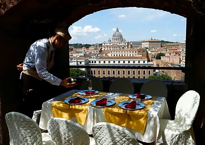 Italy services costs rise at fastest pace in over three years, PMI shows