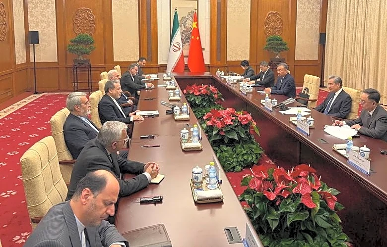 Iran foreign minister meets Chinese counterpart a week before Trump's Beijing trip