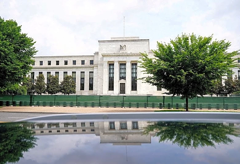 Iran war pauses global easing push by central banks in April