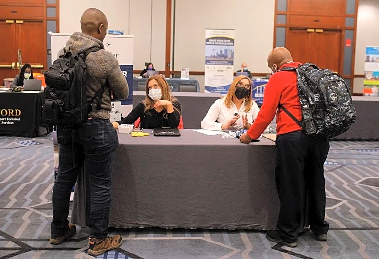 US private payrolls growth accelerates in April, ADP says