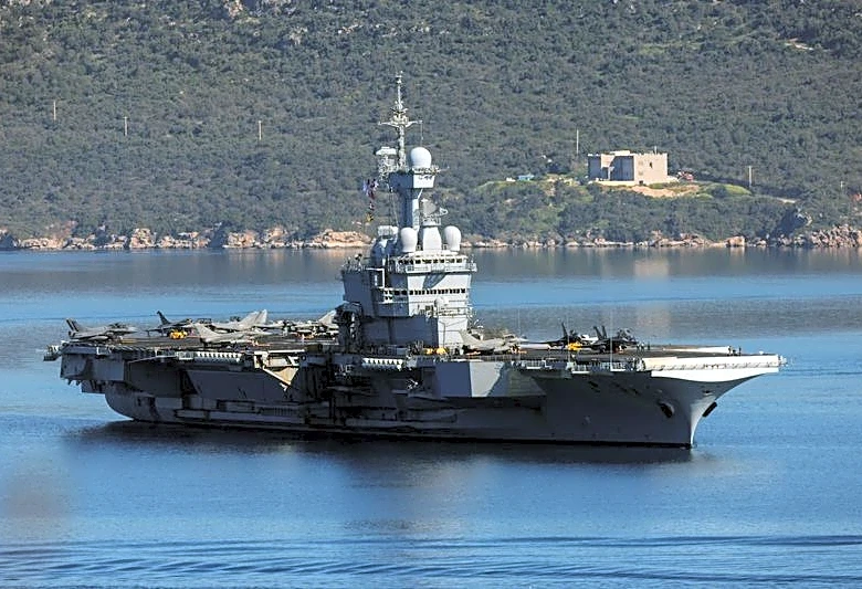France moves aircraft carrier to Red Sea with eye on Hormuz mission
