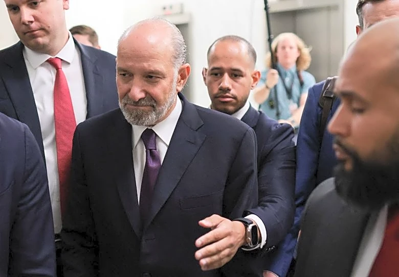 Lutnick testifies he can't recall why his family lunched on Epstein's island