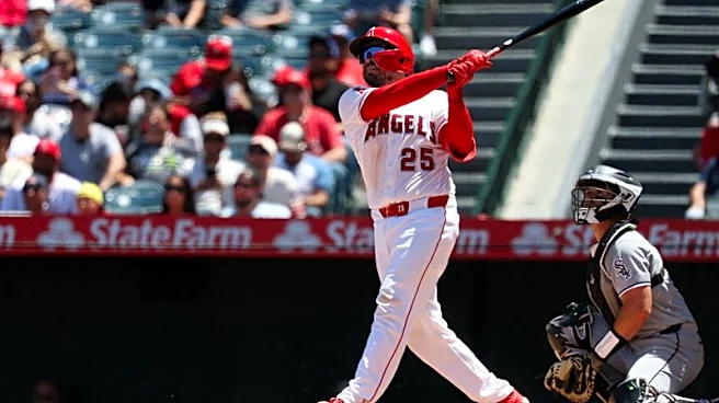 Angels rout White Sox for rare consecutive wins