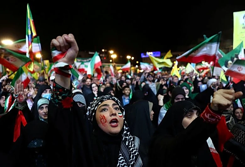 Trump sees swift end to war as Iran reviews US peace proposal
