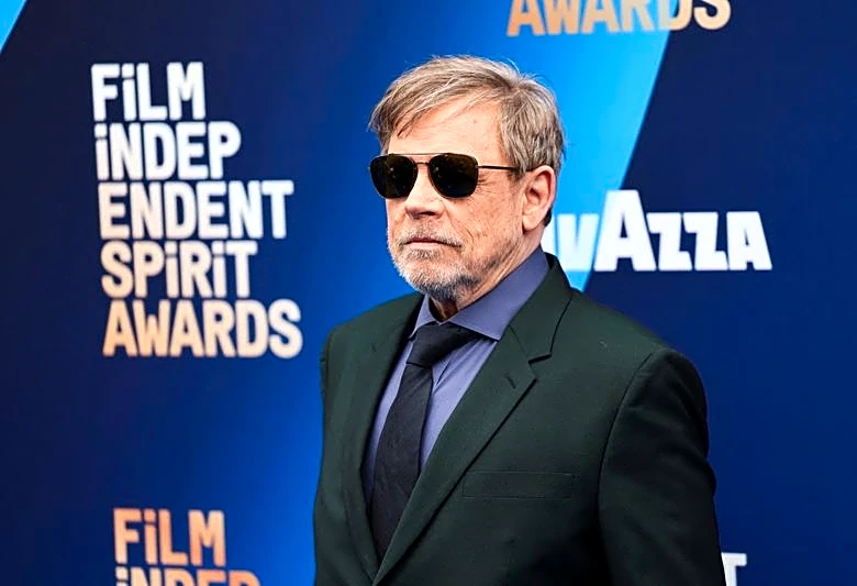 White House calls Mark Hamill 'sick' after actor posts Trump gravesite image
