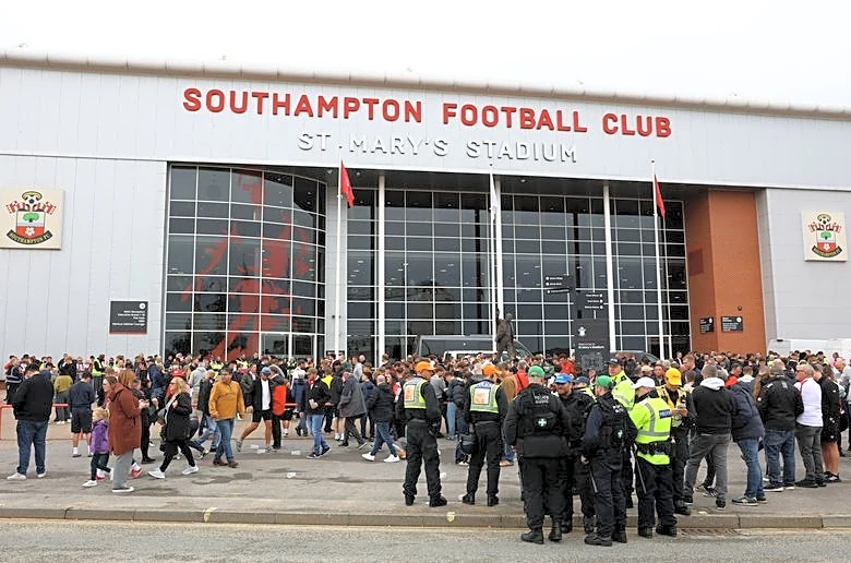 Soccer-Southampton investigated by EFL over alleged spying on Middlesbrough