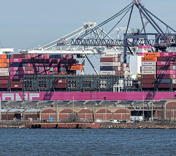 US container imports fell 5.5% in April on trade and geopolitical risks, Descartes says
