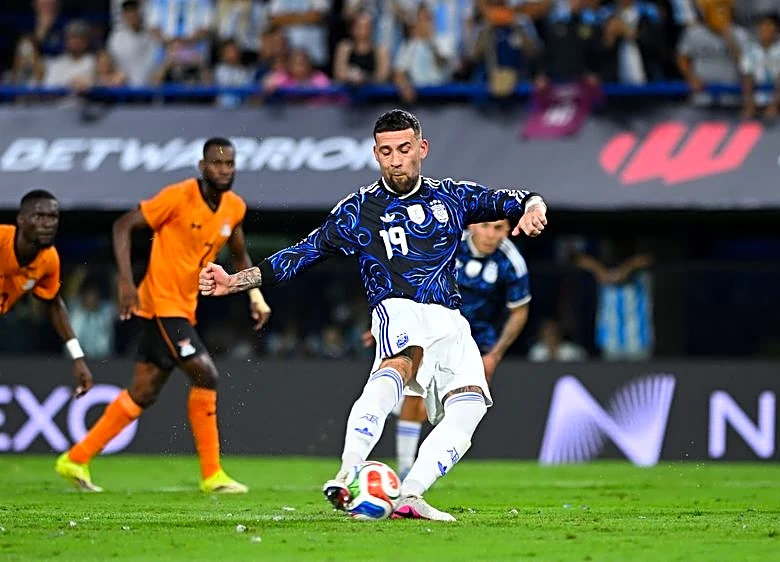 Soccer-Otamendi, Caicedo cleared to play after FIFA changes World Cup suspension rules