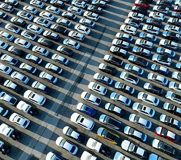 US industry, lawmakers plead with Trump: Don't open door to Chinese cars at Xi summit