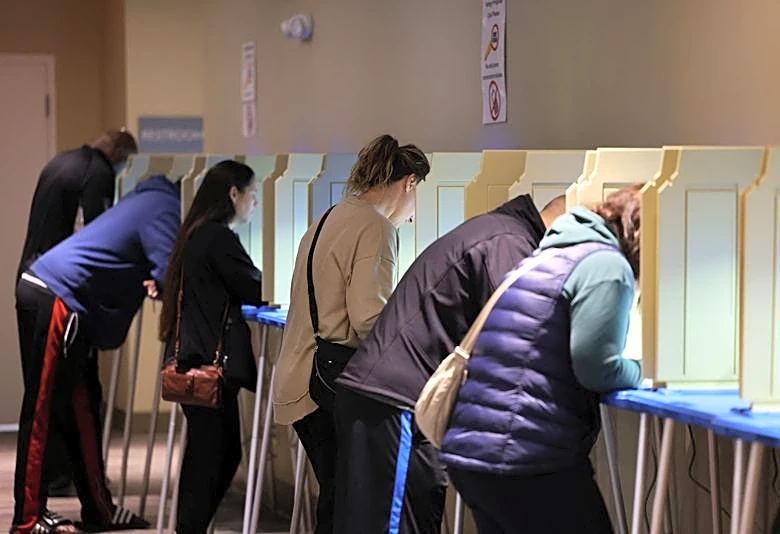 Democrats battle for open Omaha House seat as Republicans aim to hold majority
