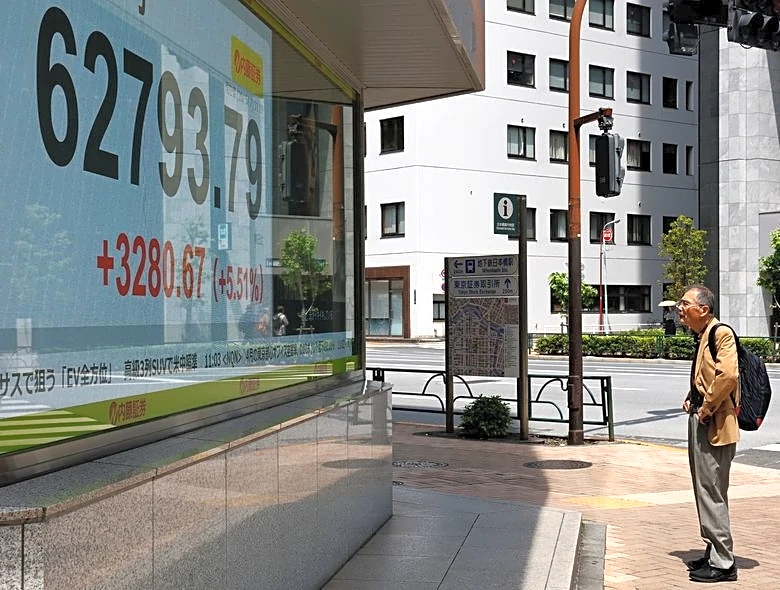 Asia markets falter as hot US inflation, shaky Iran ceasefire weigh