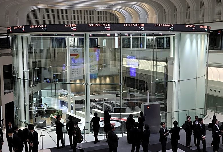 Japanese investors sell foreign stocks in April as energy costs rise