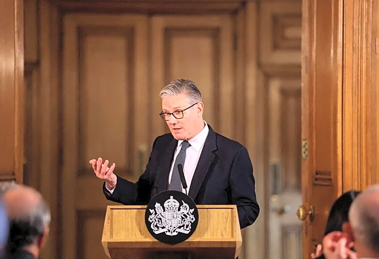 Political turmoil and inflation threat vie to push up UK borrowing costs
