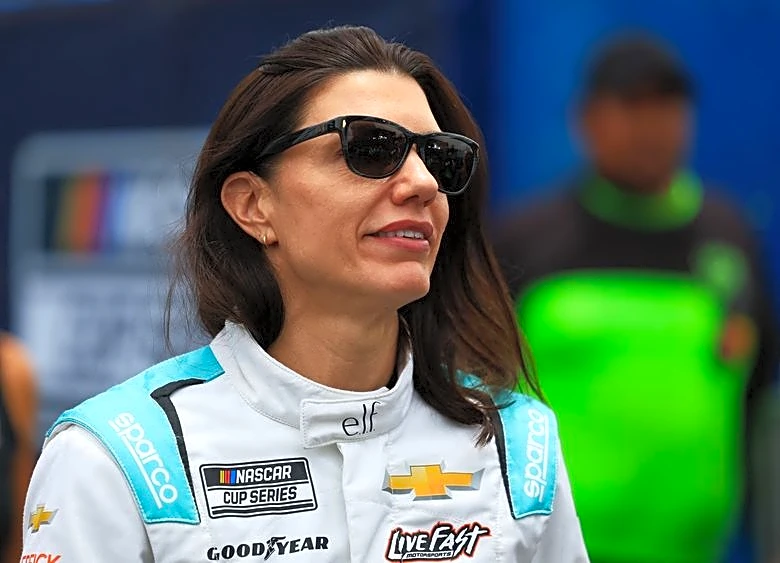 Katherine Legge first woman to attempt Indy-NASCAR double