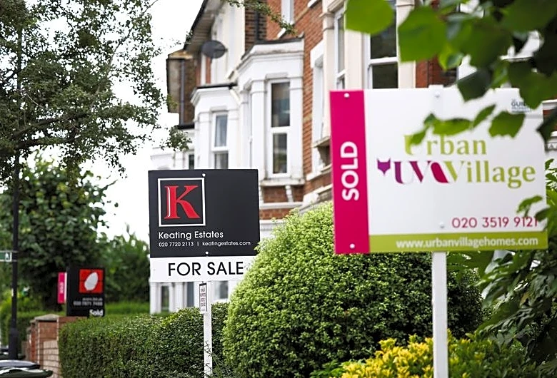 Gloom in UK housing market shows no sign of lifting, RICS survey shows