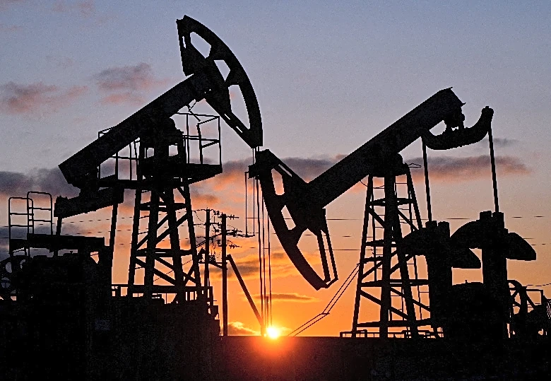 Oil rises as fears of ship attacks and seizures persist