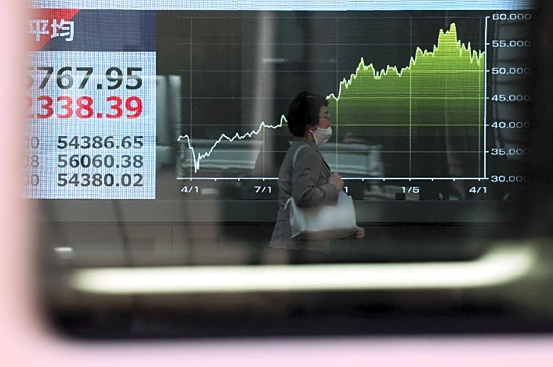 Asian shares fall as US yields hit one-year high