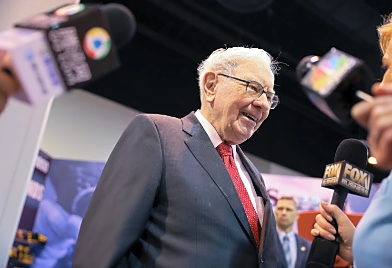 Warren Buffett, Stephen Curry lunch auction fetches $9 million for charity