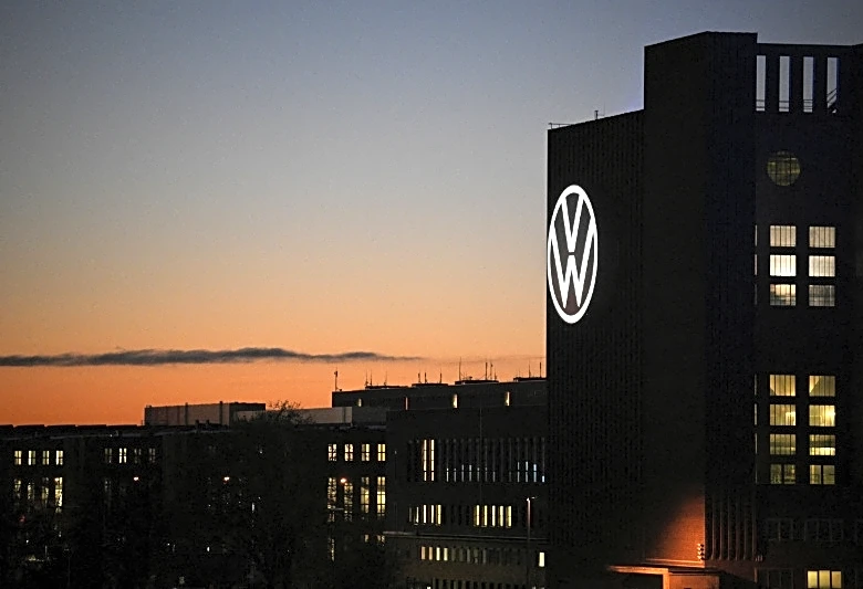 Volkswagen labour leaders stand by 'red line' on plant closures