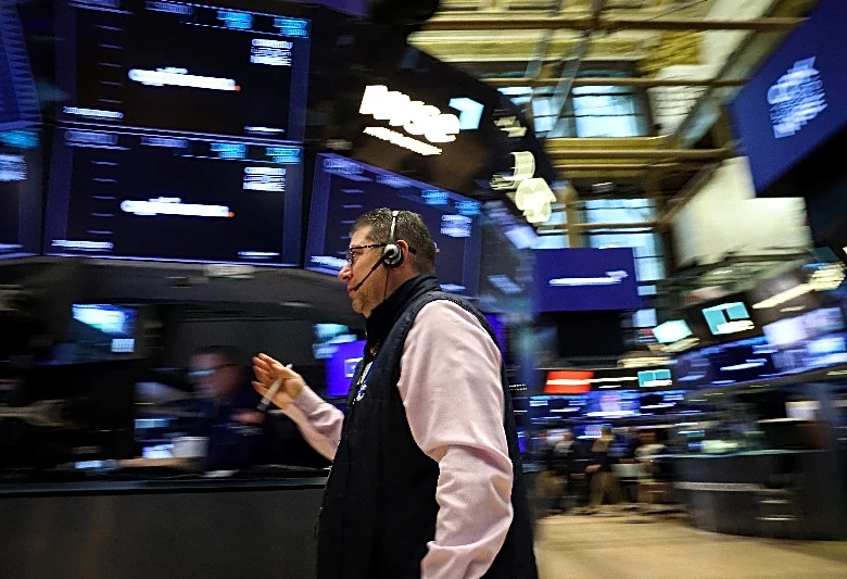 Global equity funds draw eighth weekly inflow as AI rally lifts tech