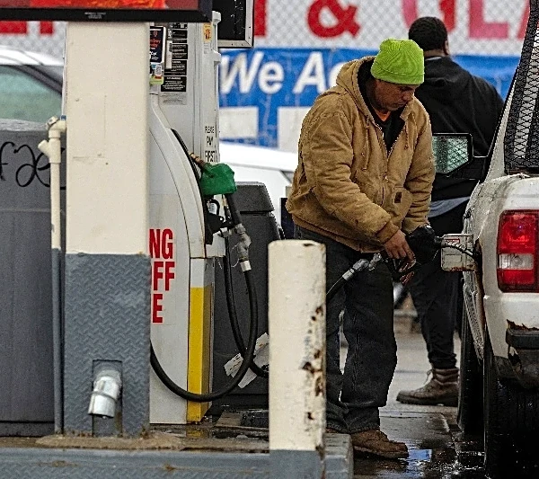 US oil refiners finally profit from biofuels due to mandates, high fuel prices
