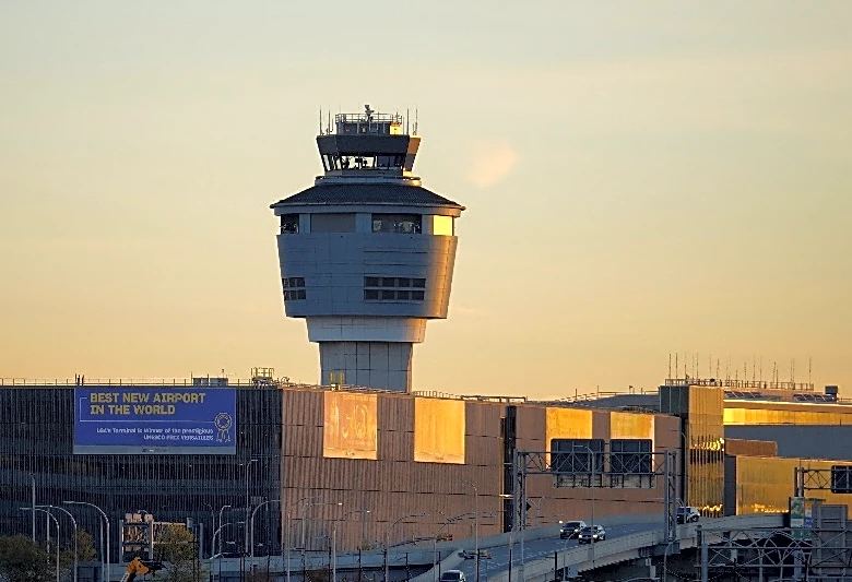 FAA cuts target for air traffic control staffing