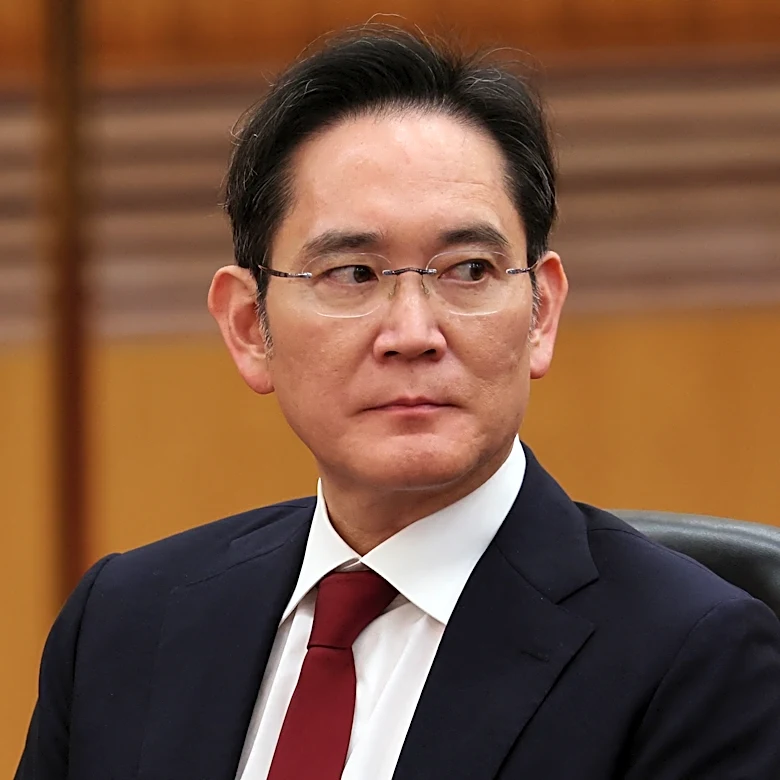 Samsung Elec Chairman apologises to customers, public amid labour tensions