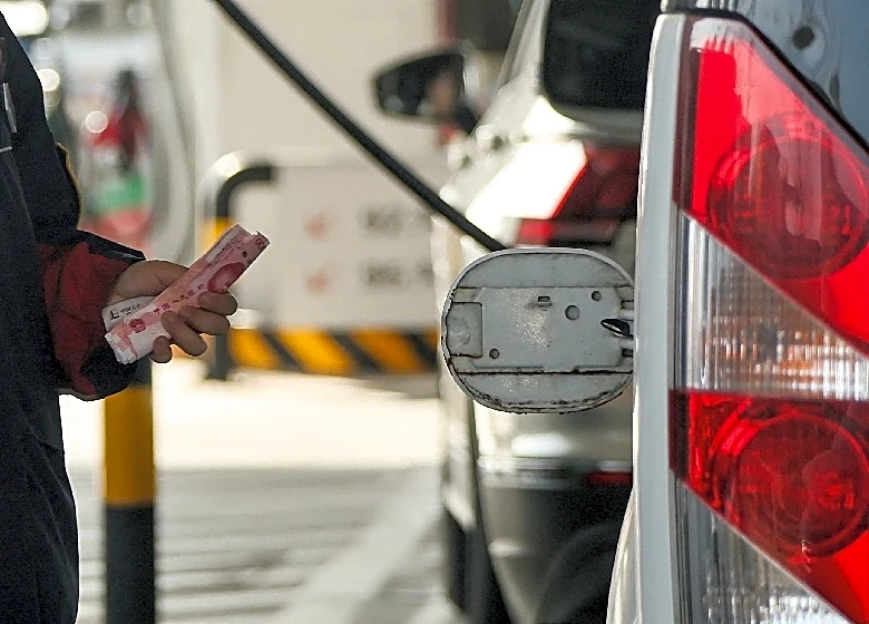 Global banks raise yuan forecasts, fuelled by China's export strength and stable US ties