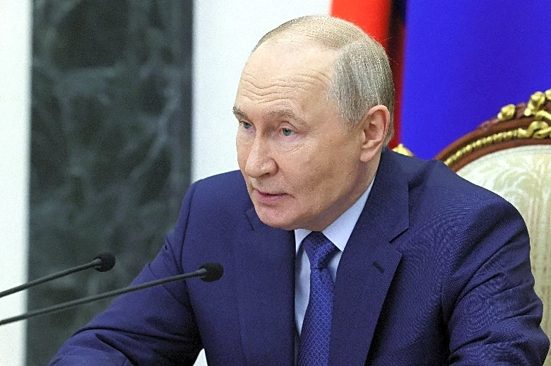 Putin faces 'very difficult choices' in Ukraine as sanctions bite, Estonia's spy chief says