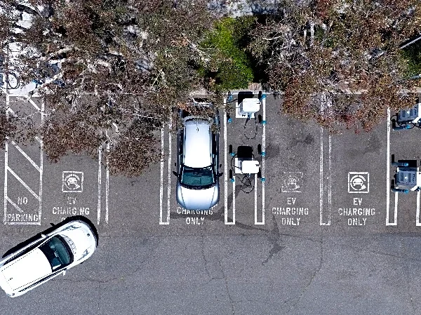 US House lawmakers propose $130 annual EV fee to pay for road repairs