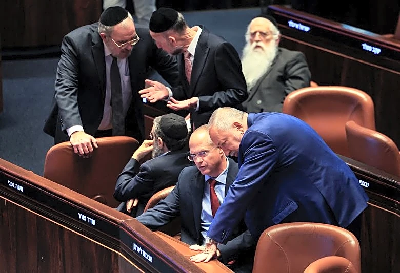 Israel takes step toward snap election as Knesset votes to dissolve