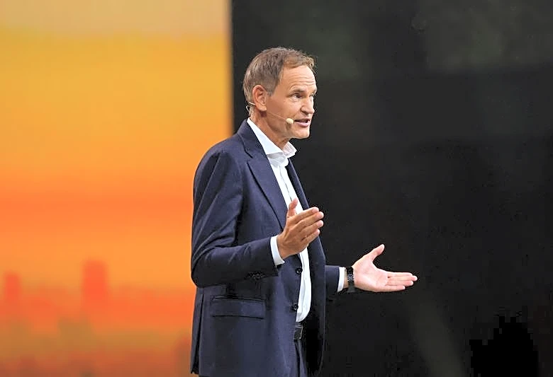 Volkswagen is not in talks with Chinese, CEO says in bid to calm workers