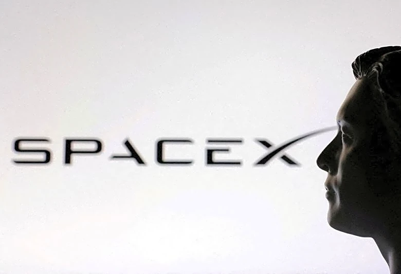 Factbox-IPO-bound SpaceX's board is stacked with Musk empire loyalists