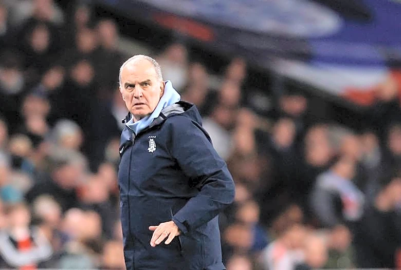 Soccer-Uruguay's Bielsa says his job ends 'with the World Cup'