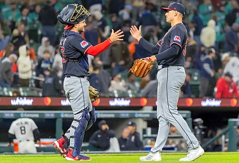 MLB roundup: Guardians complete 4-game sweep of Tigers