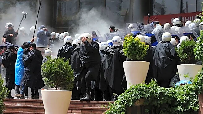 Turkish riot police enter opposition headquarters to evict ousted leadership