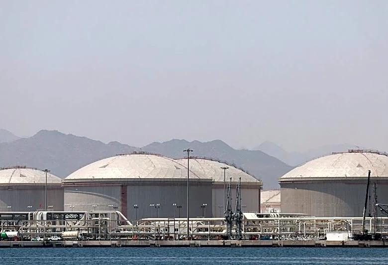 Oil slips to 2-week low as US-Iran seen moving closer to peace deal